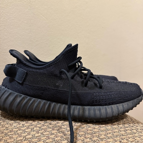 Yeezy Boost 350 V2 “Onyx” men’s size 11 - Picture 5 of 5
